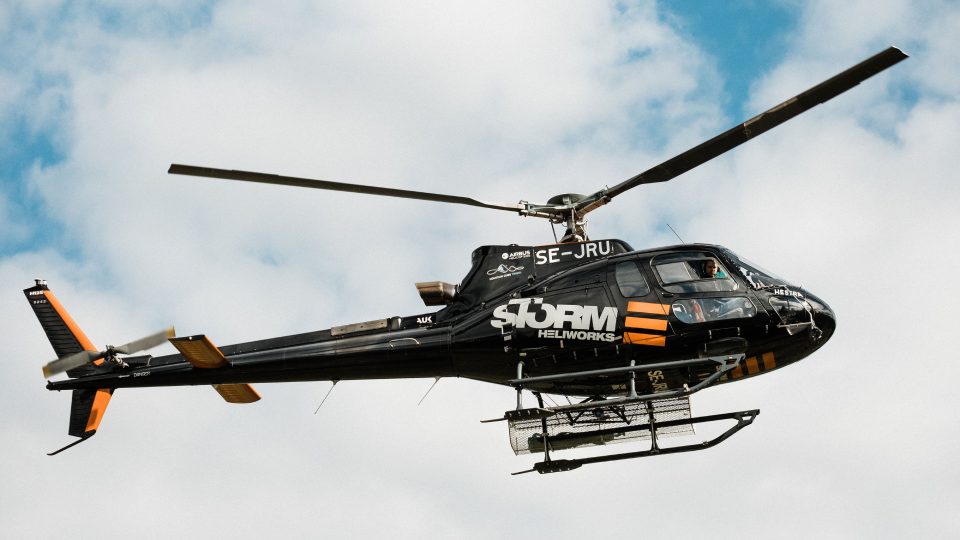 UF-elever tävlar om studentfirande i helikopter med MerDigital.se